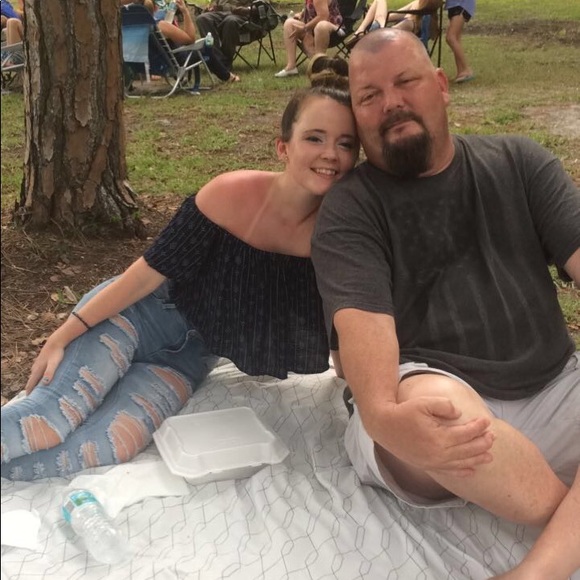 Meet your Posher, Kayla - Picture 4 of 4